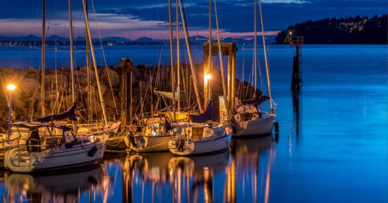 boats at anchor at night - calculate boat power needs