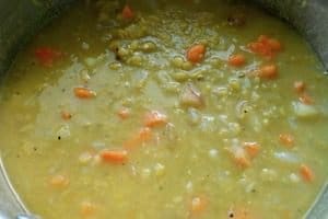 Split pea soup recipe that is soooo good and easy! Perfect to take to work or on a hike. It cooks while you're doing something else and won't heat up the kitchen!