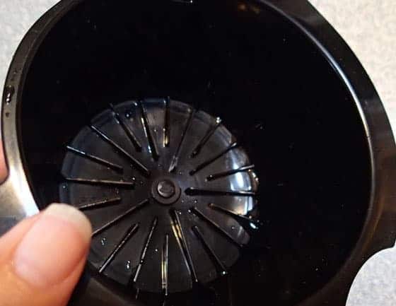 Cleaning coffee oils out of baskets, Keurig reusable filters and other permanent filters used to be tough. Finally I found a simple solution that doesn't even take much water!