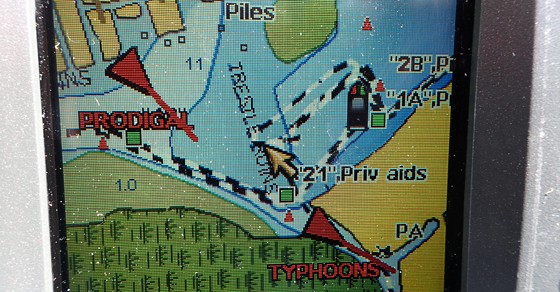 How to connect a Standard Horizon GX2200 VHF with GPS and AIS receiver to a Garmin chartplotter. Wiring and device settings.